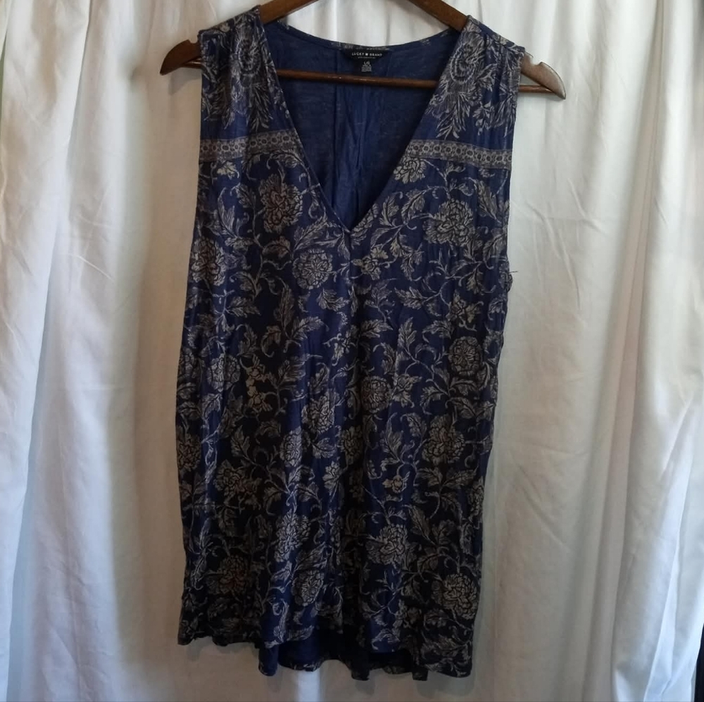 Lucky Brand Large Flowy Navy Blue Floral V-Neck Sleeveless Tank Summer Casual